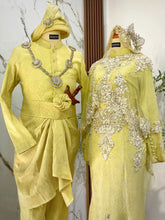Pakej sewa baju sanding lengkap kuning lembut songket untuk pasangan pengantin sedondon di majlis resepsi dewan atau majlis bertandang