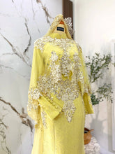 Baju sanding perempuan dress kuning lembut songket 2D dengan tali pinggang dan pending untuk siluet pengantin yang anggun dan berseri