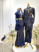 baju pengantin perempuan kebaya moden songket 3D-pakej lengkap sanding L&P navy blue dan emas-baju sanding elegan warna gelap untuk pelamin