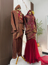 Pakej sewa baju sanding lengkap maroon gold untuk pasangan pengantin sedondon saiz plus size 3XL bagi majlis resepsi atau bertandang