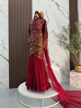 Rekaan baju sanding tulip dress maroon gold songket yang selesa dan patuh syariah untuk pilihan sustainable wedding fashion majlis perkahwinan