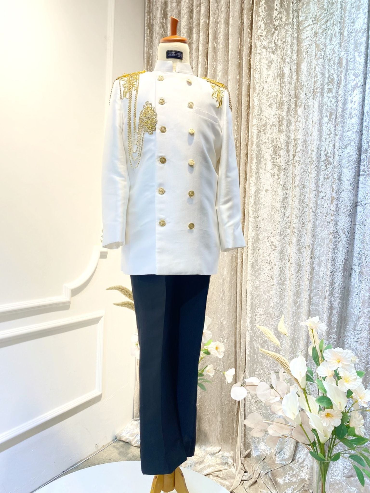 baju pengantin lelaki melayu modern-baju pengantin lelaki unik-baju pengantin lelaki off white-baju pengantin lelaki gold-captain suit malay wedding-off white wedding suit for men-gold wedding suit for men baju pengantin lelaki muslim modern-baju pengantin lelaki offbeat-baju pengantin lelaki kelainan