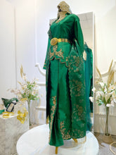 Emerald Green Twill Two-Pieces Scallop Wedding Dress (Baju Sanding)-baju nikah-baju pengantin moden-baju pengantin tradisional-butik baju pengantin-sewa baju pengantin-baju pengantin muslimah-baju sanding-baju sanding kurung moden-baju sanding songket-baju sanding lace-baju sanding muslimah-custom baju sanding-baju sanding untuk lelaki gemuk-baju sanding untuk perempuan gemuk.