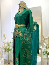 Emerald Green Twill Two-Pieces Scallop Wedding Dress (Baju Sanding)-baju nikah-baju pengantin moden-baju pengantin tradisional-butik baju pengantin-sewa baju pengantin-baju pengantin muslimah-baju sanding-baju sanding kurung moden-baju sanding songket-baju sanding lace-baju sanding muslimah-custom baju sanding-baju sanding untuk lelaki gemuk-baju sanding untuk perempuan gemuk.