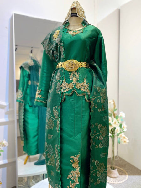 ZAMRUD - Emerald Green Twill Two-Pieces Scallop Wedding Dress (Baju Sanding) | Malay Wedding Dress PP Signature Bridal ZAMRUD - Emerald Green Twill Two-Pieces Scallop Wedding Dress (Baju Sanding) | Malay Wedding Dress PP Signature Bridal