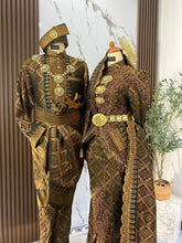Busana pengantin baju sanding INDERASARI warna dark brown bronze dengan aksesori sanggul lintang dan tanjak untuk gaya pengantin melayu klasik