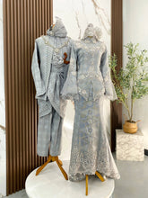 JELITA set baju sanding silver grey songket 3D dengan two-piece dress dan kot raihan untuk majlis perkahwinan moden bertema metallic