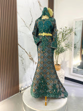 Pakej sewa baju sanding lengkap hijau emerald songket untuk pasangan pengantin sedondon di majlis resepsi dewan, hotel, atau rumah