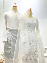Baju pengantin nikah off-white kurung moden pleated material double-face untuk photoshoot gambar akad nikah dan majlis solemnization-PP SIGNATURE BRIDAL
