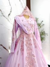 Kualiti fabrik duchess berkualiti tinggi dan kemasan lace pada bahagian bawah gaun ballgown baju sanding MARIPOSA untuk visual sempurna