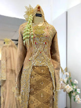 Sewa Baju Pengantin Songket Malaysia-Baju Pengantin Lelaki Kot Raihan Songket-Pakaian Sanding Eksklusif Melayu Tradisional-Baju Sanding Songket Moden Malaysia-Sewa Busana Pengantin Melayu Klasik