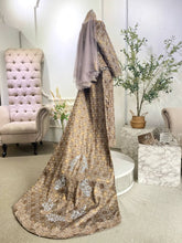 Baju Kahwin Songket-Baju Sanding Tradisional-Gaun Pengantin Kebaya Jawa-Baju Pengantin Melayu Moden-Busana Perkahwinan Elegan-Baju Pengantin Warna Kelabu Emas-Songket Kahwin Eksklusif-Pakaian Pengantin Lelaki Melayu-Gaun Sanding Mewah-Fesyen Pengantin Tradisi & Moden