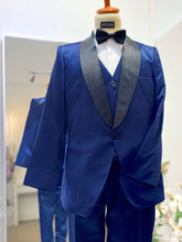 Men's Wedding Suits-groom suit-custom wedding suit-rent tuxedo-groom suit rental-custom wedding suit design-plus size wedding suits-sewa baju pengantin lelaki-butik baju pengantin lelaki-baju pengantin lelaki moden-baju sanding moden-baju dinner lelaki