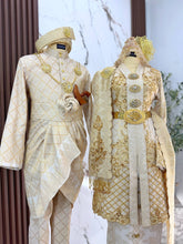 Busana pengantin baju sanding PERMATA warna light brown gold dengan aksesori sanggul lintang dan tanjak untuk gaya pengantin melayu moden