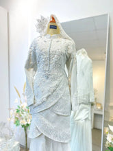 PERSIA Baju Sanding Tradisional Off White Songket Two-Piece Tulip Dress by Butik Pengantin PP Signature. A beautiful blend of tradition and elegance, featuring luxurious Songket 2D fabric in off-white with silver detailing.