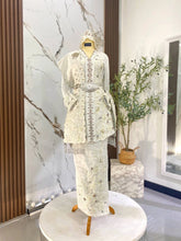 Set sewa baju sanding kebaya songket 2D saiz XS-M original design by PP Signature Kajang dengan perincian selempang sulam dan suit kot raihan