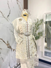 Baju sanding perempuan baju kebaya off-white songket 2D dengan selempang sulam dan dokoh rantai untuk siluet pengantin anggun dan klasik