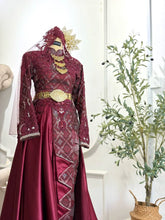 Close-up of sanggul lintang, dokoh rantai and neckline of Puteri Manira Baju Pengantin-Top detail of 3D songket and veil in traditional Puteri Perak bridal style