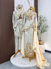 Busana pengantin baju sanding PERMATA warna light brown gold dengan aksesori sanggul lintang dan tanjak untuk gaya pengantin melayu moden