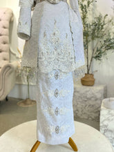 REMBULAN – Baju Sanding Songket Kurung Putih & Selempang-Busana Kahwin Adat Melayu Tradisional Putih