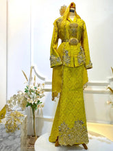 Baju Pengantin Kuning Diraja