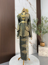 Baju sanding perempuan kebaya silver gold songket 3D dengan selempang sulam untuk siluet pengantin yang anggun dan tradisional