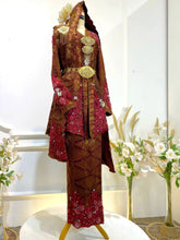 Busana Sanding Songket Kebaya Sulam dan Kot Raihan-SARIMAH – Baju Pengantin Tradisional Elegan