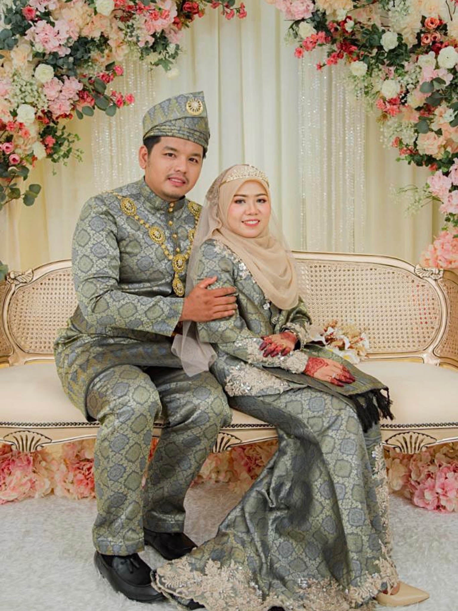 Baju nikah silver sales