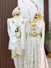 Busana pengantin baju sanding SHARIFAH warna off-white gold dengan aksesori dokoh dan tanjak untuk gaya pengantin tradisional moden
