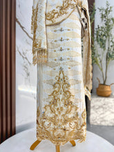 Busana kurung moden baju sanding songket 3D kuning lembut untuk keselesaan bergerak sepanjang majlis resepsi di rumah atau hotel