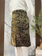 Sampin Songket Nikah Hitam Motif Emas dalam kemasan PP Signature