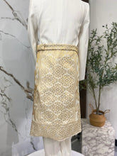 Cara ikat Sampin Songket Putih Motif Emas dengan Baju Melayu