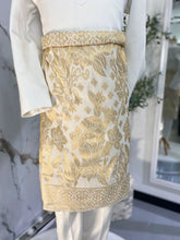 Sampin Songket Nikah Putih Motif Emas dalam kemasan PP Signature