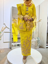 Sewaan Baju Pengantin Kuning Emas (Royal Yellow Wedding Dress Rental)