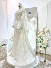 off-white wedding dress glitter lace wedding dress detachable train wedding dress Malay wedding package luxury bridal wear glamorous wedding attire