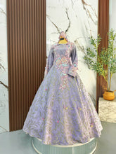Gaun pengantin ballgown princess purple silver dengan petticoat untuk keselesaan dan visual mewah sepanjang majlis resepsi perkahwinan