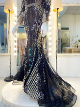 sepasang baju pengantin, Trumpet dress renda penuh berwarna hitam dan champagne lengkap aksesori buatan Butik Pengantin PP Signature-a pair of wedding dresses, Trumpet Dress with sequin lace in black and champagne complete with accessories by PP Signature Bridal Boutique