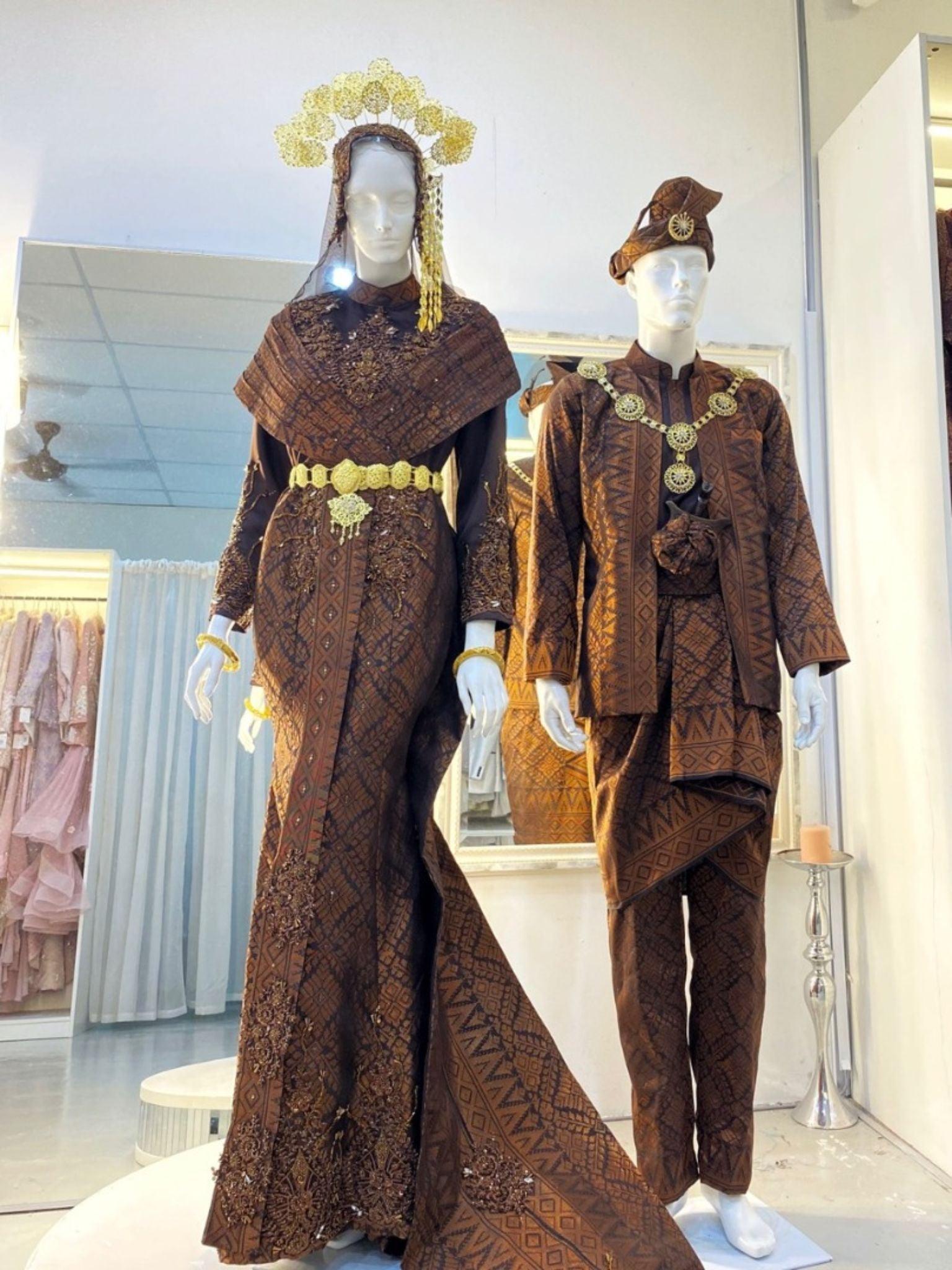 CIK SITI WAN KEMBANG - Dress Songket Wedding Dress, Dark Brown and Bronze from PP Signature Bridal Boutique. Tempah Baju Pengantin online-sewa baju pengantin online