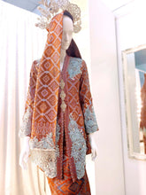 Baju Pengantin-Baju Pengantin songket-Baju Pengantin artis-Baju Pengantin terkini-Baju Pengantin muslimah-Baju Pengantin 2022-Baju Pengantin 2023-Baju Pengantin murah-Baju Pengantin lelaki-Baju Pengantin perempuan-pakej Baju Pengantin-Baju Pengantin plus size-pakej sanding-persandingan-malay wedding-custom rental Baju Pengantin-Baju Pengantin dark brown with tradisional design for malay wedding