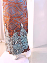 Baju Pengantin-Baju Pengantin songket-Baju Pengantin artis-Baju Pengantin terkini-Baju Pengantin muslimah-Baju Pengantin 2022-Baju Pengantin 2023-Baju Pengantin murah-Baju Pengantin lelaki-Baju Pengantin perempuan-pakej Baju Pengantin-Baju Pengantin plus size-pakej sanding-persandingan-malay wedding-custom rental Baju Pengantin-Baju Pengantin dark brown with tradisional design for malay wedding