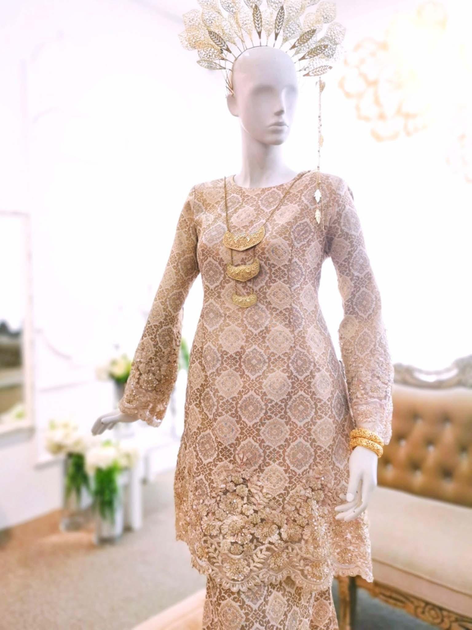 Kurung Moden, Songket Light Gold | SURI KURUNG - PP Signature