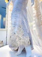 Sepasang Baju Pengantin songket, Dress dengan cape panjang yang boleh ditanggalkan berwarna putih dan champagne lengkap aksesori buatan Butik Pengantin PP Signature-a pair of songket wedding dresses, Dress with long detachable cape in white and champagne complete with accessories by PP Signature Bridal Boutique