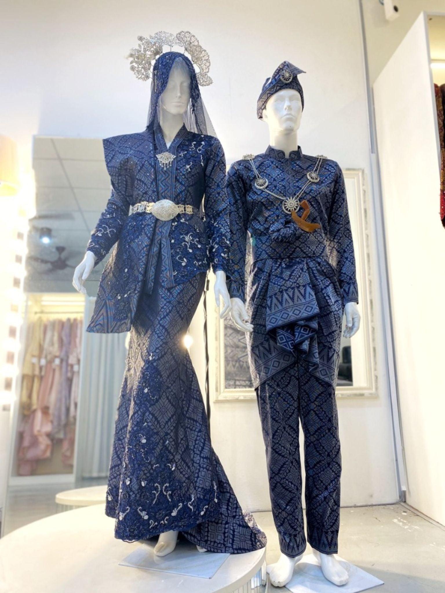 baju pengantin songket 2022-baju pengantin songket 2023-baju sanding lelaki-baju pengantin songket modern-baju sanding simple-baju pengantin songket tradisional-baju sanding songket biru-sewa baju sanding songket-baju sanding kain songket-sewa baju pengantin plus size-sewa baju pengantin near me-sewa baju pengantin kuala lumpur-butik pengantin pp signature-planet pengantin